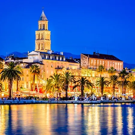 Economy 12 Sleeps 3 Guests Apartment Split